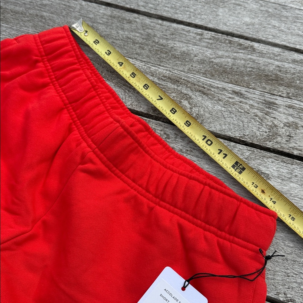 ALO Accolade Short Bright Red size medium NWT ❤️ - Picture 3 of 4